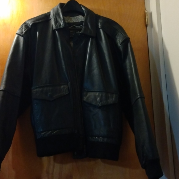 Leather jacket - Picture 2 of 4